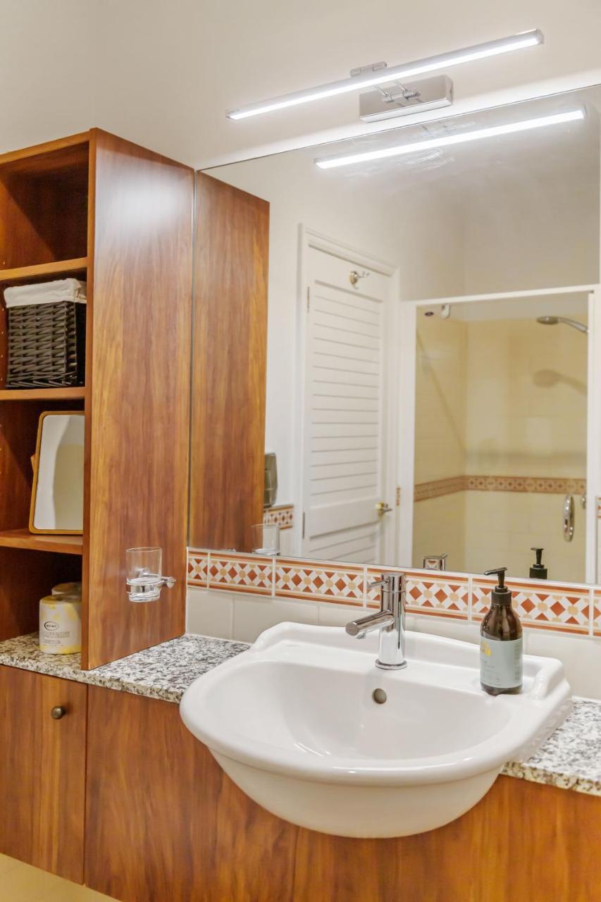 Waterfront Two Bedroom Apartment; Great Location! โอ๊คแลนด์ ภายนอก รูปภาพ